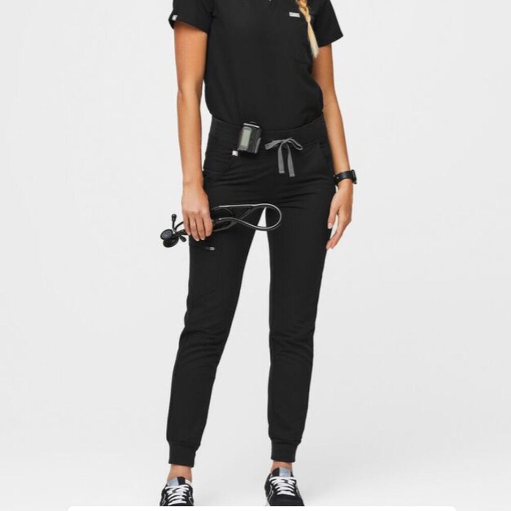 Black Zamora™ Petite Jogger Scrub Pants